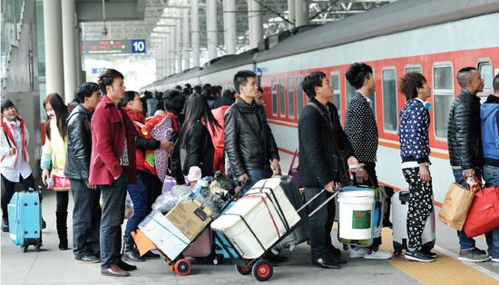 春运流动人口_春运图片(2)