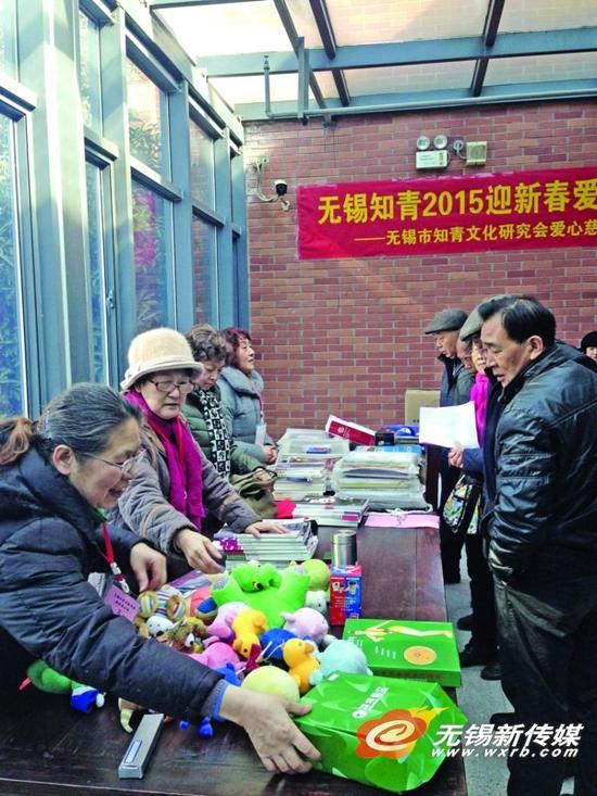 近千老知青发起义卖 援手知青困难家庭
