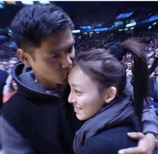 范范答应黑人求婚