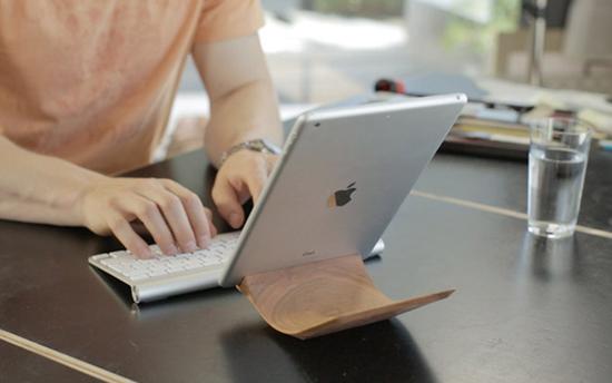 充满艺术气息的iPad支架:兼具逼格与实用|iPad|配件_识趣_新浪科技_新浪网