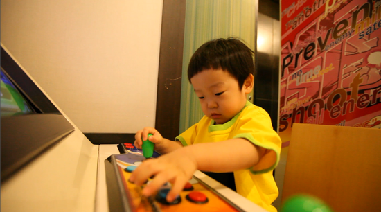 韩综《超人》李家双胞胎首次汗蒸惊讶万分