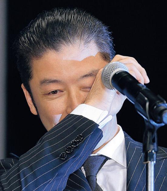 2月12日东京浅野忠信获奖流泪