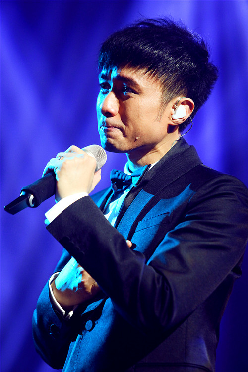 《歌手》古巨基返场 唱《明星》泪洒舞台|古巨基|我是歌手|明星_新浪娱乐_新浪网