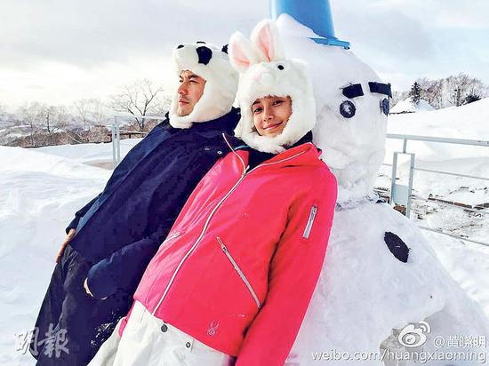黄晓明Angelababy情侣装滑雪秀恩爱