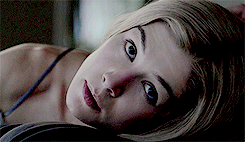 amy暴露前,小白兔的眼神