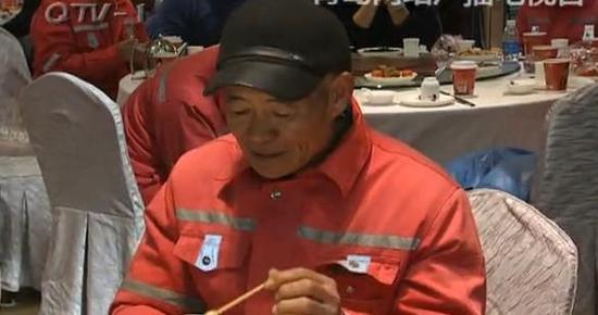 城市美容师的团圆饭 感受异乡的亲情温暖