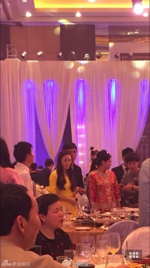王思聪携妙龄女现身