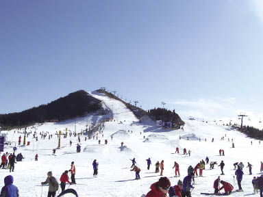 东北亚滑雪场雪道适合不同层次的滑雪玩家