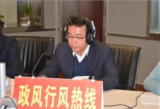 安徽电信副总经理郑家升走进《政风行风热线》