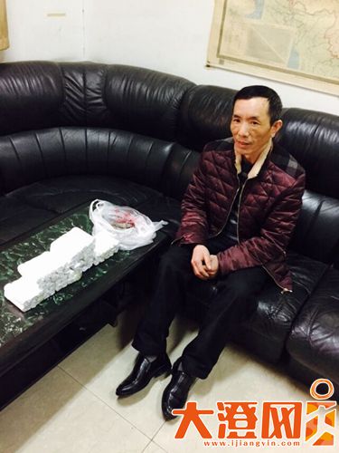 朱国庆与3000枚卷着的硬币