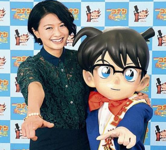 荣仓奈奈和柯南资料图