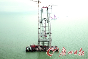 “中国结”结形撑J3节段吊装成功。
