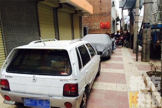 男子走親戚竟發(fā)現(xiàn)自家被盜車