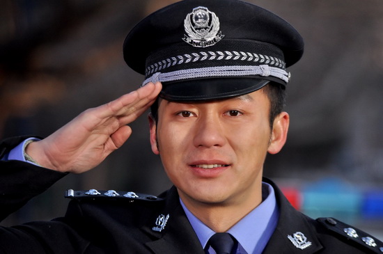 李晨饰演警察