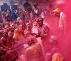 印度举办传统棒打男人节