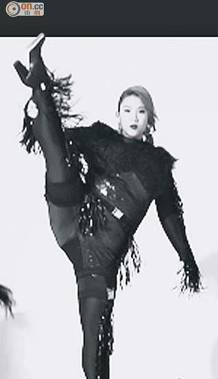 郑欣宜立式一字马