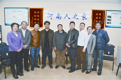 参加座谈会的在京务工创业人员和志愿者代表。