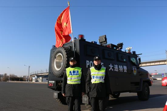 元宵节安保 特警蓝鲨准备好