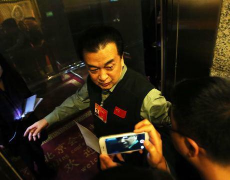 ��һ��ְ���ػƺ����ó�����Ա�¹�������