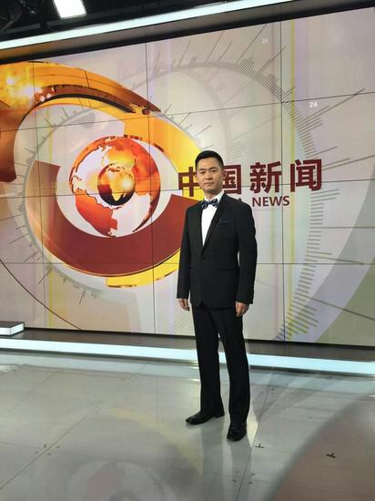 安正男装打造央视金牌主持人