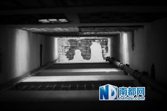 深圳南华村居民投诉自己的房子已经成为危楼。