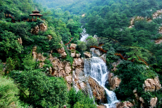 九如山瀑布群风景区