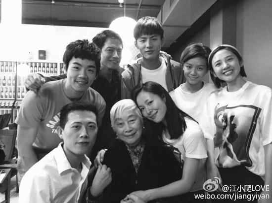 江一燕、唐艺昕疑参演周迅监制的新片《陪安东尼度过漫长岁月》