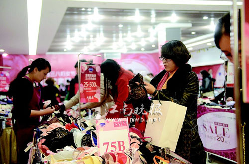 越来越多女性舍得花钱 花<em>1000</em>元买<em>文胸</em>大有人