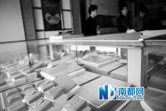 被盗的惠州一家中国黄金店内。 南都记者 陈伟斌 摄