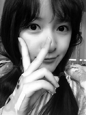 《长江七号》中反串小男孩的宁波小娘徐娇患上