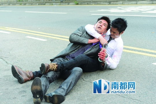 郑嘉颖与陈展鹏的兄弟间的恩怨成为本剧最大亮点。