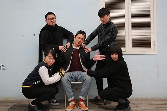 杭州一群大学生证件照拍得超美 半年拍4000多