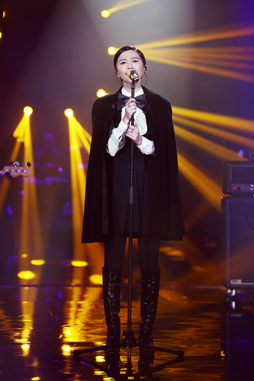 谭维维献唱走心演唱《往日时光》