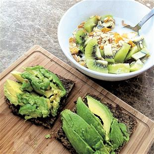 老公痴迷塑身水煮青菜当晚餐 妻子备感委屈_新