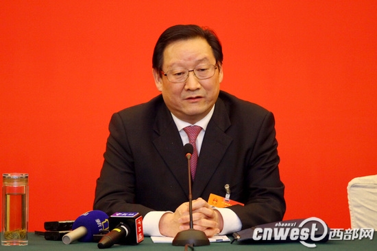 江泽林说,陕西10%的增长目标,首先是从陕西发展阶段考虑的。