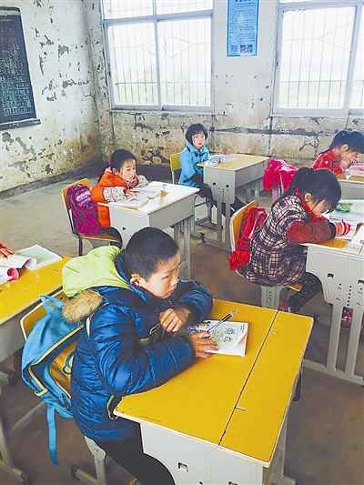 新建县溪头小学教师紧缺 部分学生只能上自习