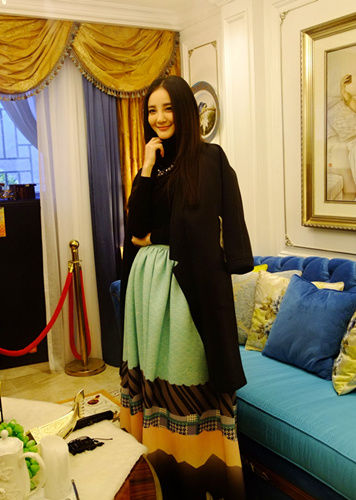 刘雨欣助阵时尚活动 清新优雅魅力十足|刘雨欣