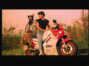 当年《天若有情1》中骑摩托的刘德华迷倒不少女粉丝