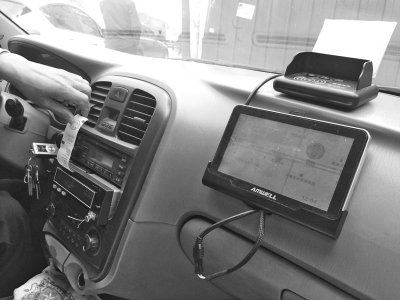 郑州出租车发票手撕将改机打 计价器换新机