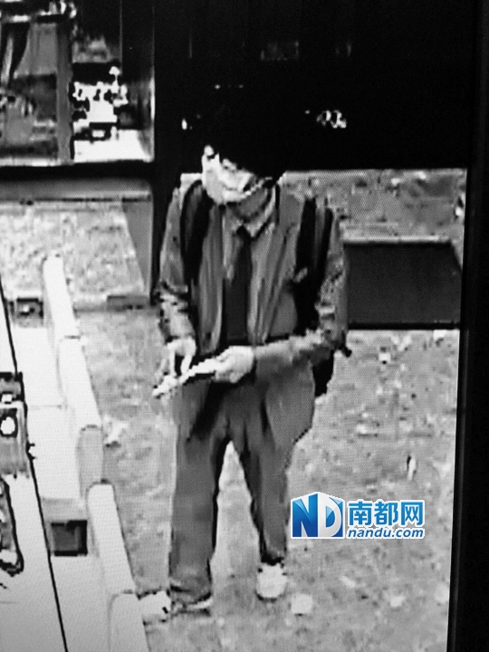 监控录像拍到的劫匪图。 图据香港警务处