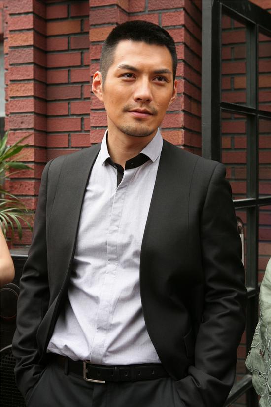 严屹宽《身边的幸福》剧照