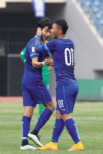 首轮过后 阿尔滨占据 中甲积分榜 榜首位置_新浪