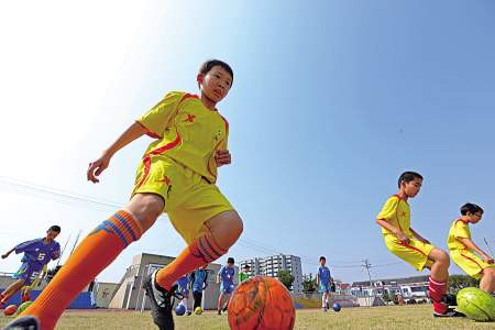 今年鄞州9所学校申报校园足球示范学校