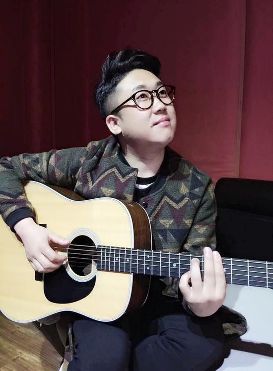 南玛子呷携新歌《我想见的人》归来