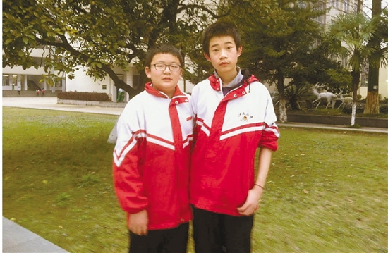 衢州车祸现场两中学生带头救人 并写下日记:人