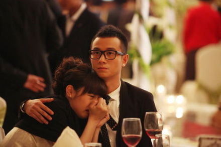 媒体称《失恋33天》陷魔咒 主演多吸毒出轨