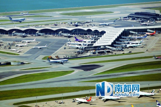 香港赤鱲角国际机场是重要航空枢纽。南都记者赵炎雄 摄(资料图片)