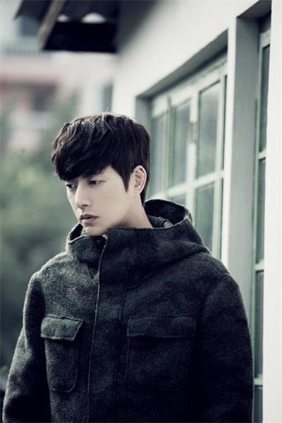 朴海镇造型潮流 《男人帮》化身时尚先锋|朴海镇|男人帮|时尚_新浪娱乐_新浪网