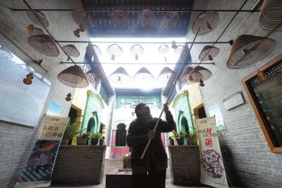 探访最后一批自梳女:为挣钱养家终身未嫁|自梳