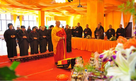 承观世音菩萨大悲愿力与大威神力加持，令大众消除业障，身心安泰，福慧增长，早证菩提